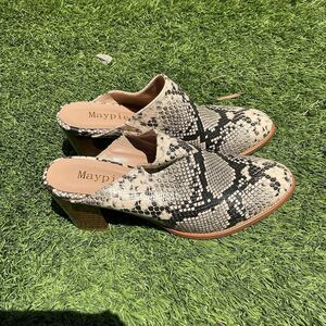 Maypie Women’s Size 8 Snake Print Mule Loafers Block Heel Slip On Shoes